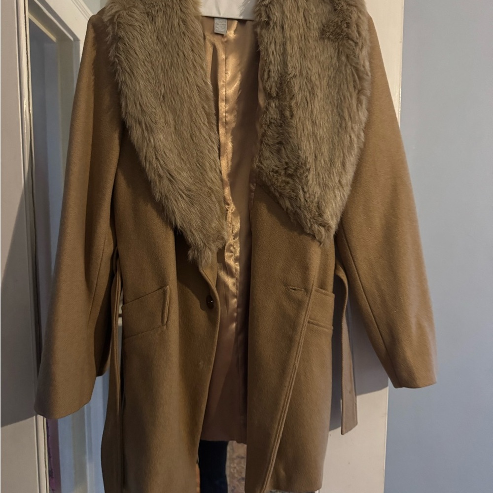Old Navy Tan Trench Coat with Faux Fur Collar - Picture 1 of 3